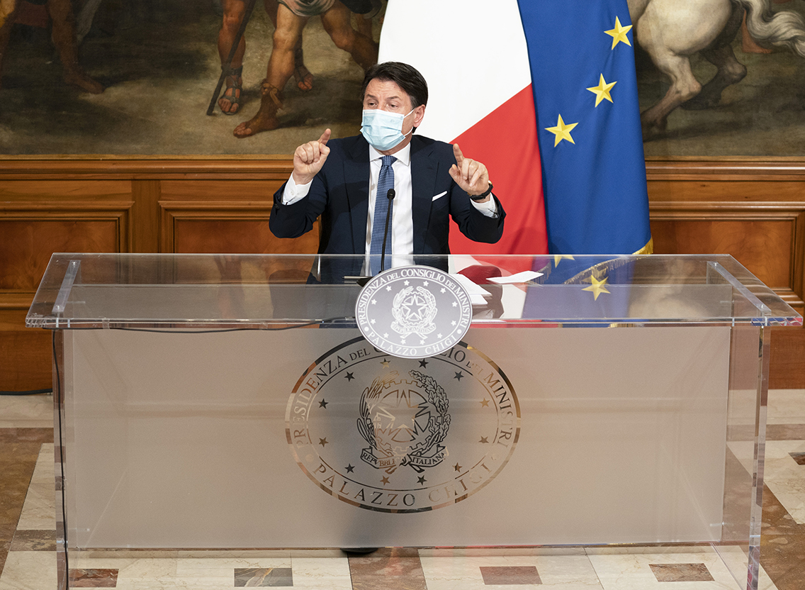 Il Presidente Conte ha tenuto a Palazzo Chigi una conferenza stampa sulle nuove misure per il contenimento dell'emergenza da Covid-19 il 18 dicembre 